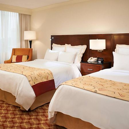 Indianapolis Marriott East Hotel Exterior foto