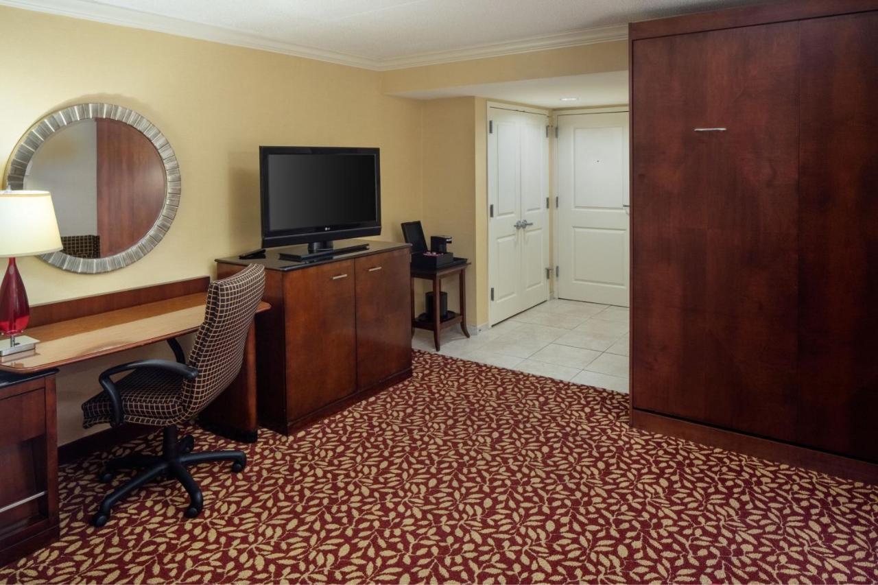 Indianapolis Marriott East Hotel Exterior foto