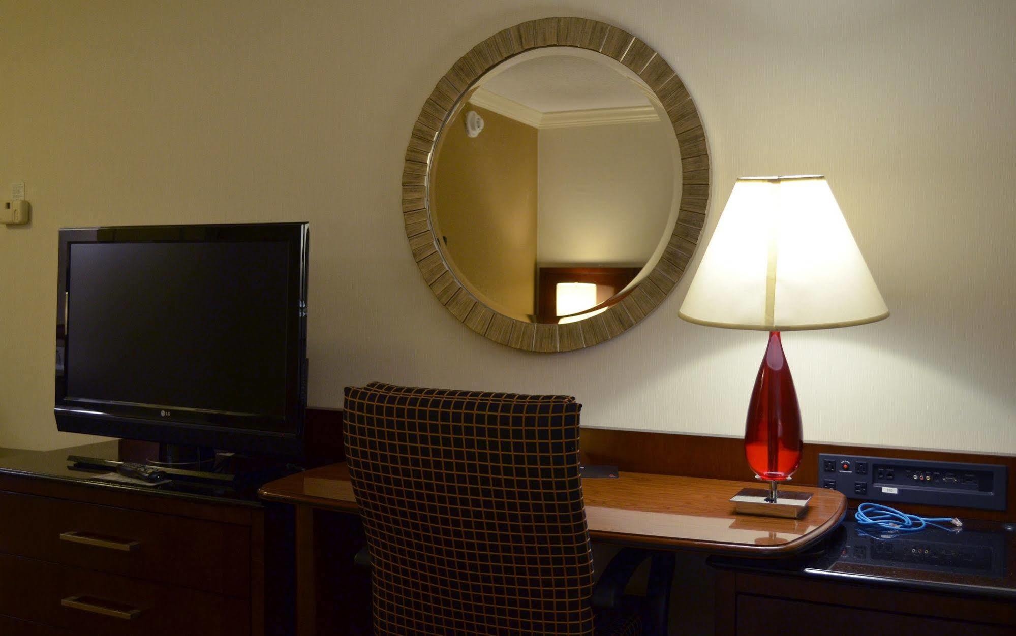 Indianapolis Marriott East Hotel Exterior foto